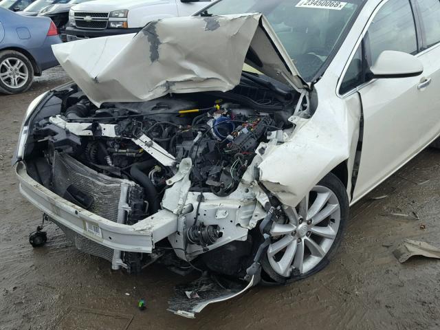 1G4PS5SK7F4125109 - 2015 BUICK VERANO WHITE photo 9