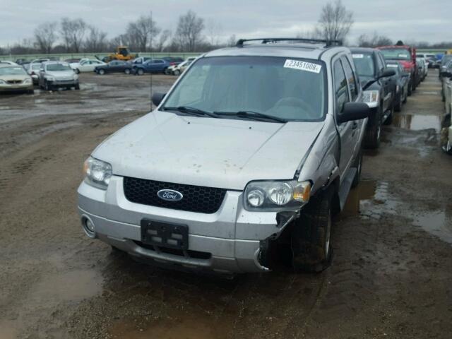 1FMCU03177KA62219 - 2007 FORD ESCAPE XLT SILVER photo 2