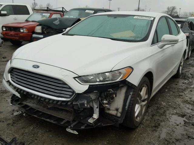 3FA6P0HR4DR231486 - 2013 FORD FUSION SE WHITE photo 2