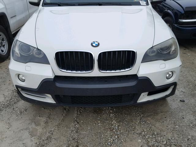 5UXFE43599L264578 - 2009 BMW X5 XDRIVE3 WHITE photo 7