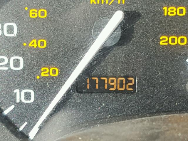 1G8ZY12772Z187908 - 2002 SATURN SC2 GRAY photo 8