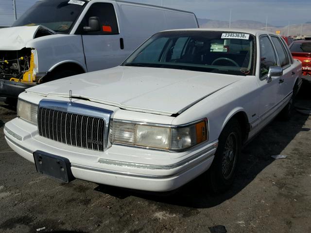 1LNLM81W9RY617166 - 1994 LINCOLN TOWN CAR E WHITE photo 2