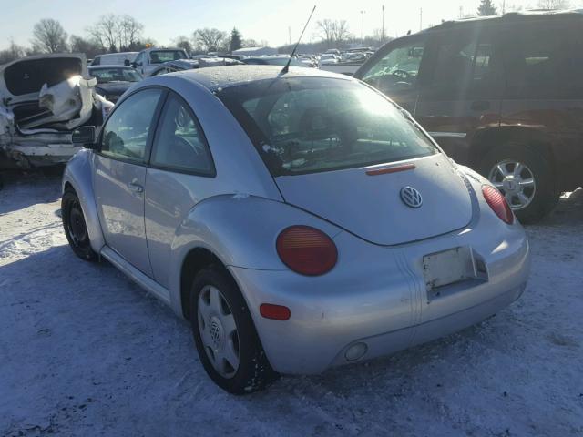 3VWBB61C3WM045385 - 1998 VOLKSWAGEN BEETLE SILVER photo 3