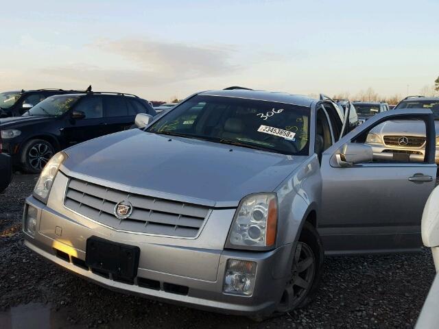 1GYEE637470138132 - 2007 CADILLAC SRX SILVER photo 2