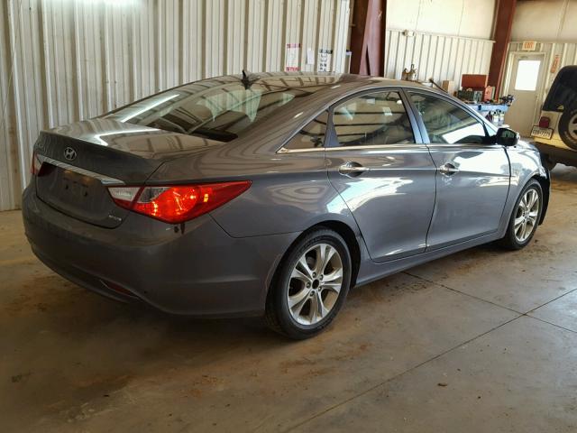 5NPEC4ACXBH080586 - 2011 HYUNDAI SONATA SE GRAY photo 4