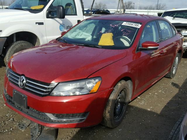 1VWAT7A3XFC078741 - 2015 VOLKSWAGEN PASSAT S RED photo 2