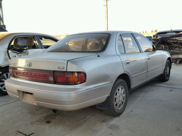 JT2SK13E7R0255380 - 1994 TOYOTA CAMRY XLE GOLD photo 4