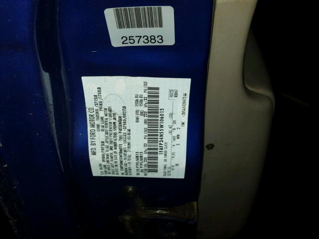 1FAFP34N55W106015 - 2005 FORD FOCUS ZX4 BLUE photo 10