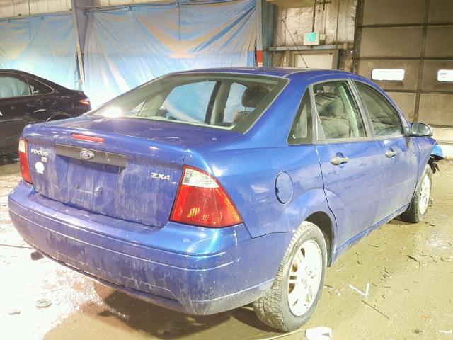 1FAFP34N55W106015 - 2005 FORD FOCUS ZX4 BLUE photo 4