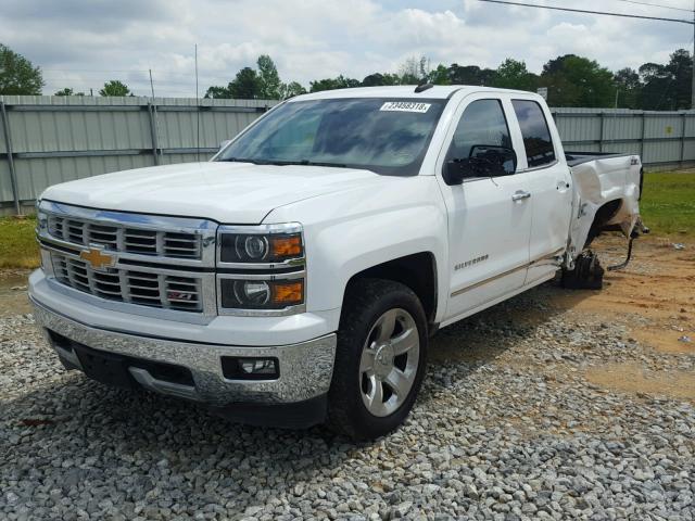 1GCVKSEC0FZ157126 - 2015 CHEVROLET SILVERADO WHITE photo 2