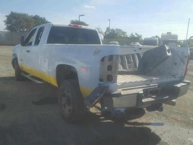 1GC2KVC89BZ377135 - 2011 CHEVROLET SILVERADO WHITE photo 3