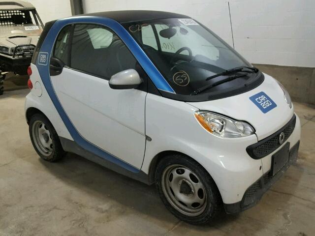 WMEEJ3BA1DK619373 - 2013 SMART FORTWO PUR WHITE photo 1