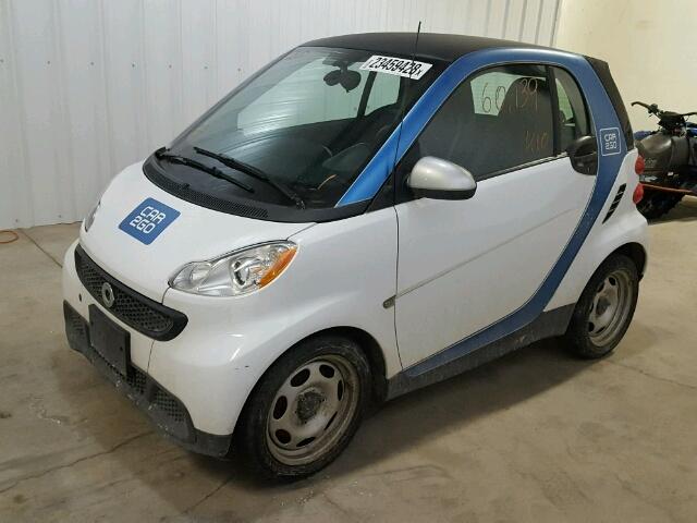 WMEEJ3BA1DK619373 - 2013 SMART FORTWO PUR WHITE photo 2