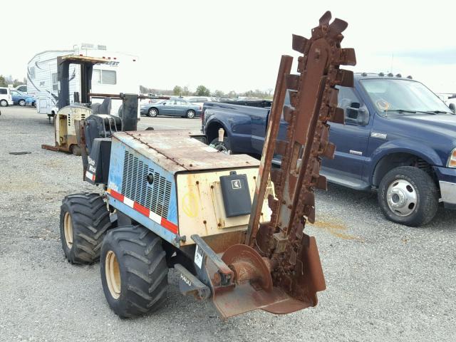 00075185LPWS4A384 - 2001 DITCH WITCH 400SX BLUE photo 1