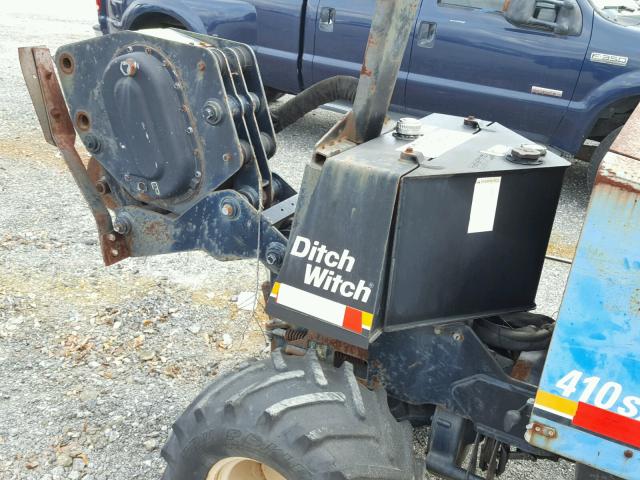 00075185LPWS4A384 - 2001 DITCH WITCH 400SX BLUE photo 8