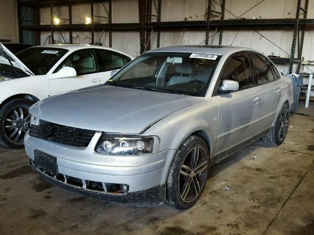 WVWEH63B21E034606 - 2001 VOLKSWAGEN PASSAT GLX 银色 照片 2
