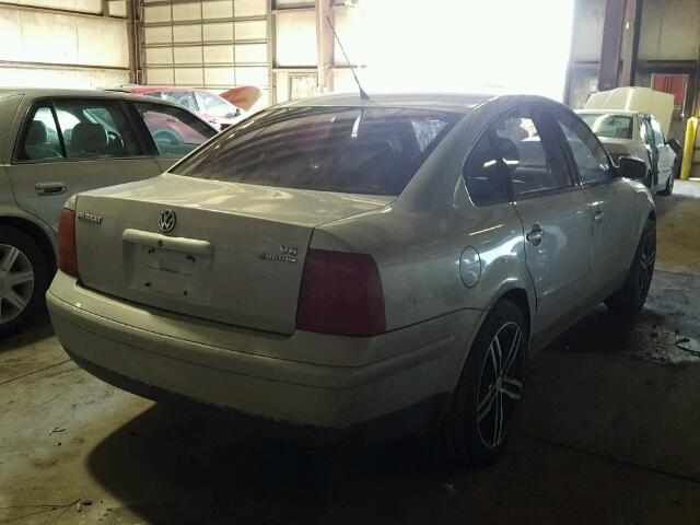 WVWEH63B21E034606 - 2001 VOLKSWAGEN PASSAT GLX 银色 照片 4