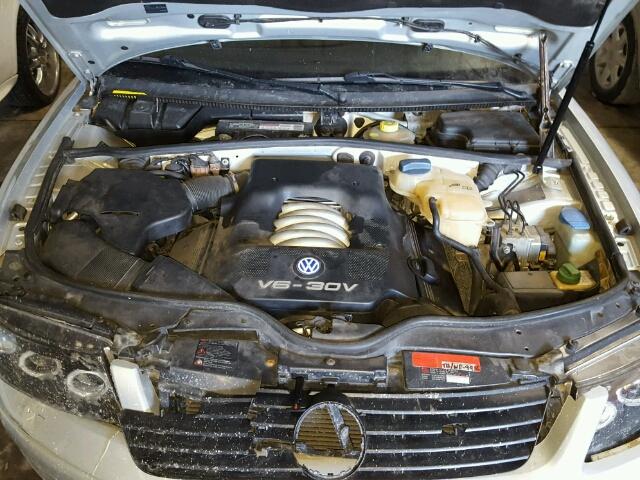 WVWEH63B21E034606 - 2001 VOLKSWAGEN PASSAT GLX 银色 照片 7