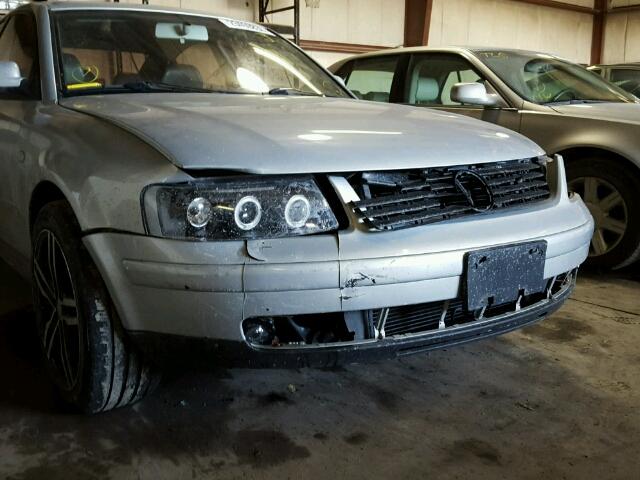 WVWEH63B21E034606 - 2001 VOLKSWAGEN PASSAT GLX 银色 照片 9