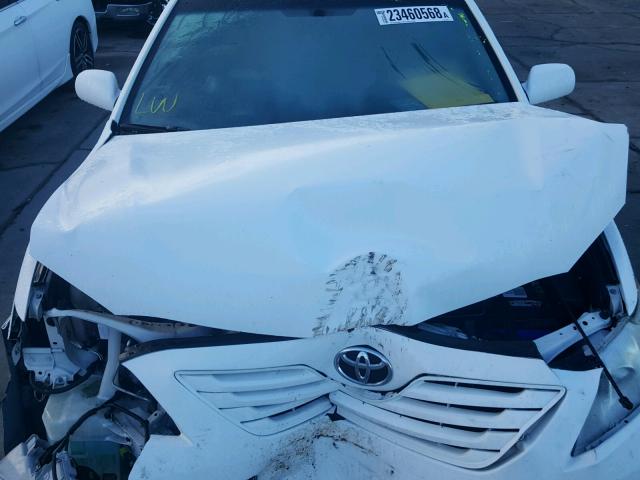 JTNBE46K273002914 - 2007 TOYOTA CAMRY NEW WHITE photo 7