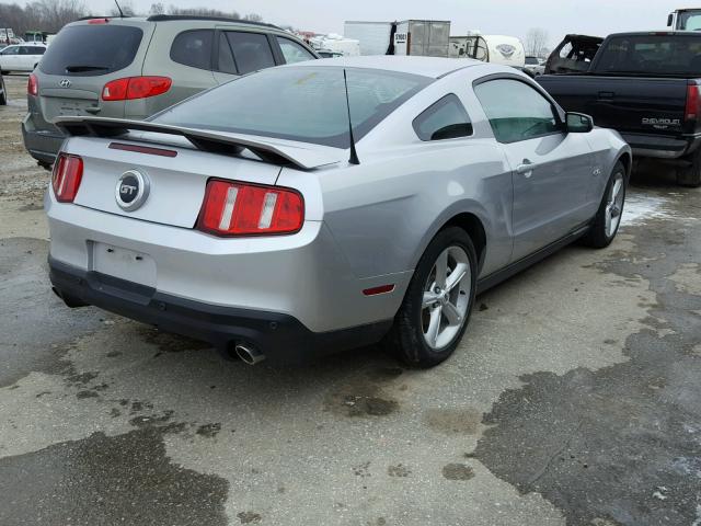 1ZVBP8CF4C5251403 - 2012 FORD MUSTANG GT SILVER photo 4
