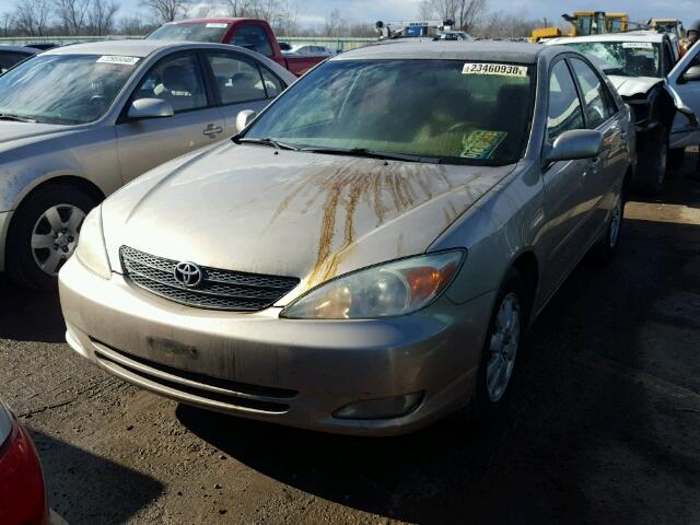 4T1BE32K03U258988 - 2003 TOYOTA CAMRY LE GOLD photo 2