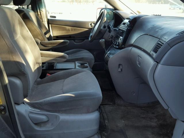 5TDZA23C74S077750 - 2004 TOYOTA SIENNA CE SILVER photo 5