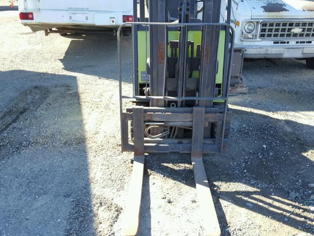 TMX25001909597K - 2005 CLAR FORKLIFT 绿色 照片 6