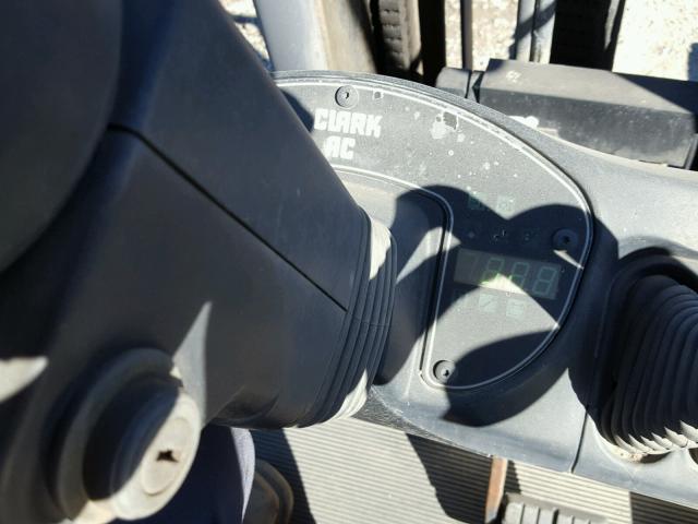 TMX25001909597K - 2005 CLAR FORKLIFT 绿色 照片 8