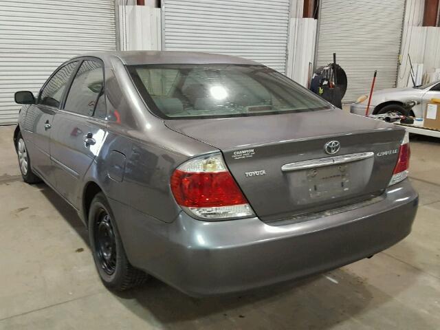 4T1BE32K35U563663 - 2005 TOYOTA CAMRY LE GRAY photo 3