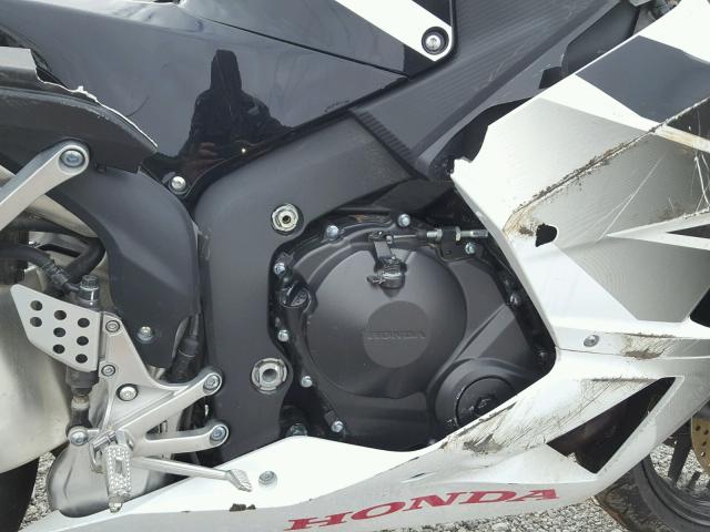 JH2PC40J3GK200964 - 2016 HONDA CBR600 RR BLACK photo 7