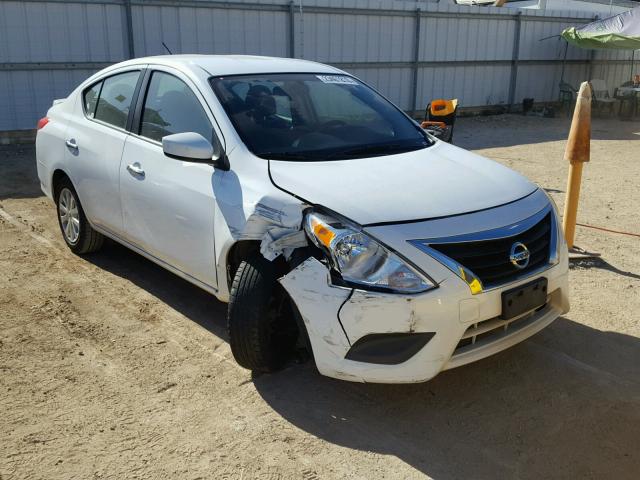 3N1CN7AP3GL808488 - 2016 NISSAN VERSA S WHITE photo 1