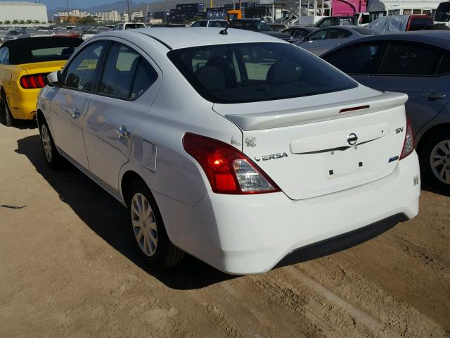 3N1CN7AP3GL808488 - 2016 NISSAN VERSA S WHITE photo 3