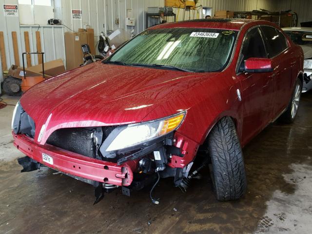 1LNHL9FT2DG605663 - 2013 LINCOLN MKS RED photo 2