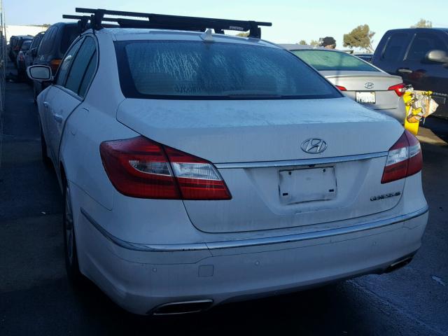 KMHGC4DF2CU165827 - 2012 HYUNDAI GENESIS 4. WHITE photo 3