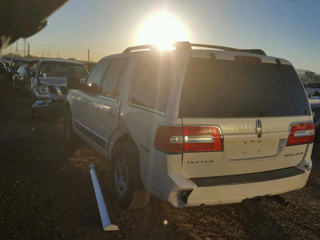 5LMFU27598LJ06302 - 2008 LINCOLN NAVIGATOR WHITE photo 3