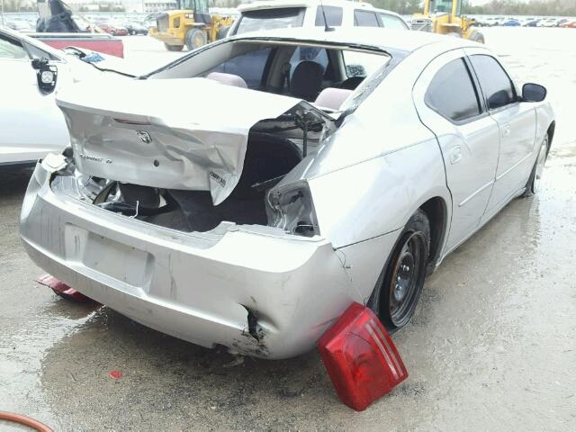 2B3KA43R98H264298 - 2008 DODGE CHARGER SILVER photo 4