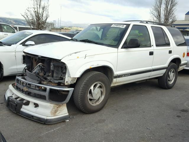 1GNDT13W0S2208831 - 1995 CHEVROLET BLAZER WHITE photo 2