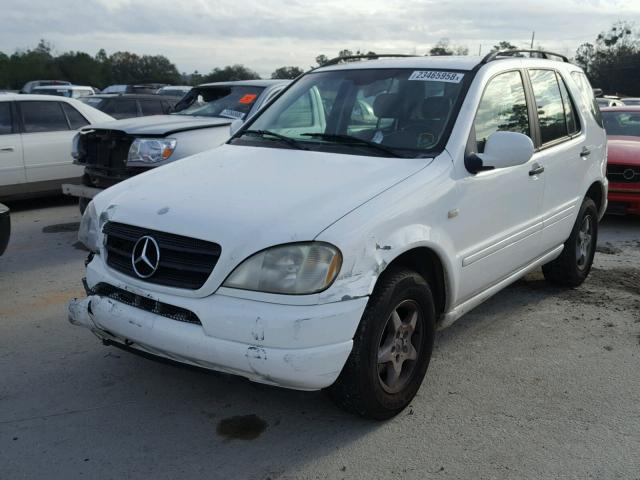 4JGAB54E51A233414 - 2001 MERCEDES-BENZ ML 320 WHITE photo 2