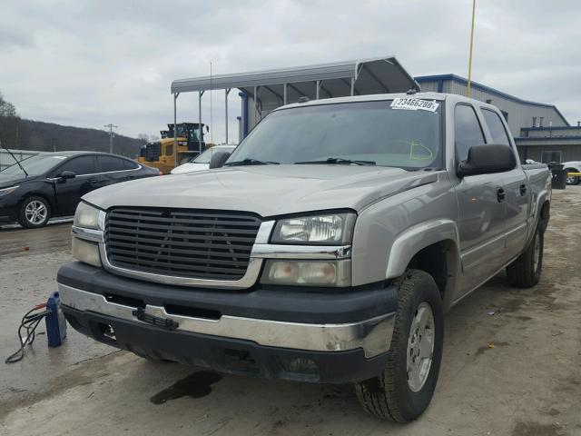 2GCEK13TX41296036 - 2004 CHEVROLET SILVERADO SILVER photo 2