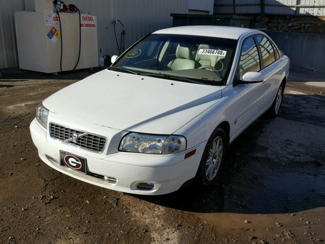 YV1TS592351390838 - 2005 VOLVO S80 2.5T WHITE photo 2