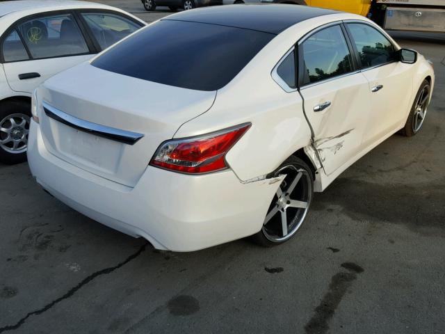 1N4AL3AP2FC256940 - 2015 NISSAN ALTIMA 2.5 WHITE photo 4