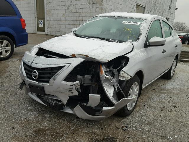 3N1CN7AP8HL903792 - 2017 NISSAN VERSA S SILVER photo 2