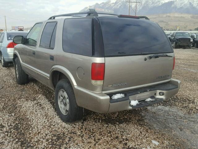 1GNDT13WX2K237625 - 2002 CHEVROLET BLAZER BEIGE photo 3