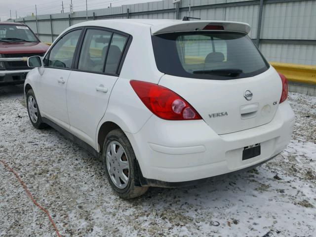 3N1BC13E19L481716 - 2009 NISSAN VERSA S WHITE photo 3