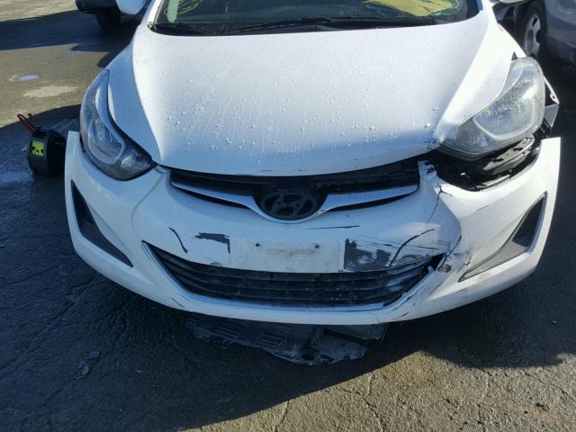 5NPDH4AE1FH641780 - 2015 HYUNDAI ELANTRA SE WHITE photo 9