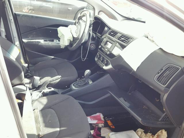 KNADM4A38G6668994 - 2016 KIA RIO LX Արծաթագույն լուսանկար 5