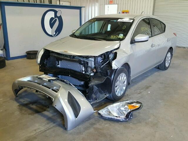 3N1CN7AP7FL837040 - 2015 NISSAN VERSA S SILVER photo 2