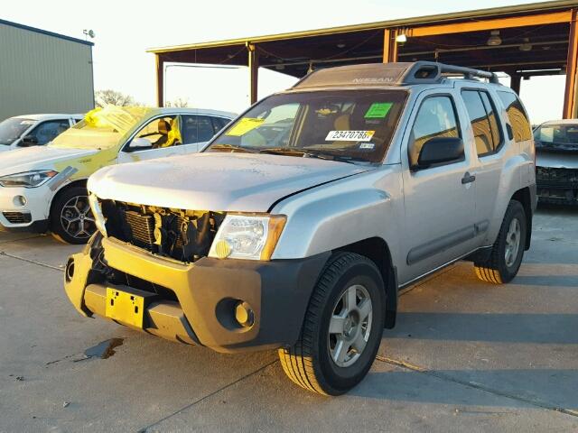 5N1AN08U25C615230 - 2005 NISSAN XTERRA OFF SILVER photo 2