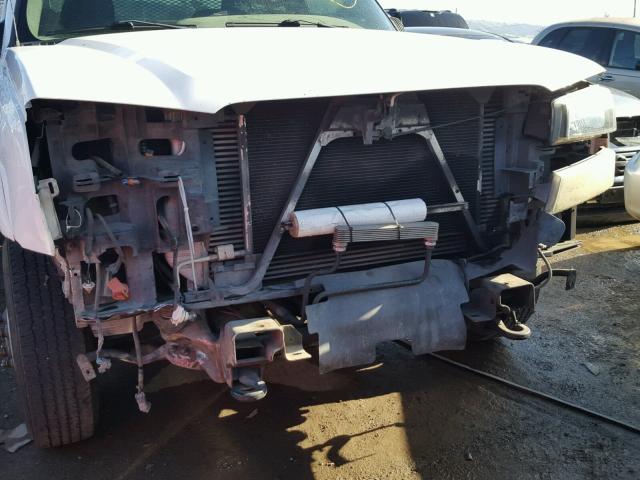 1GCJK39254E308004 - 2004 CHEVROLET SILVERADO WHITE photo 9